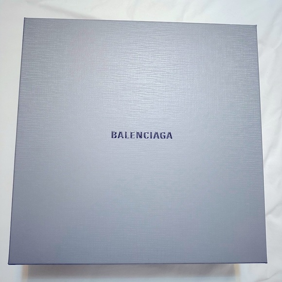BALENCIAGA - Picture 4 of 4